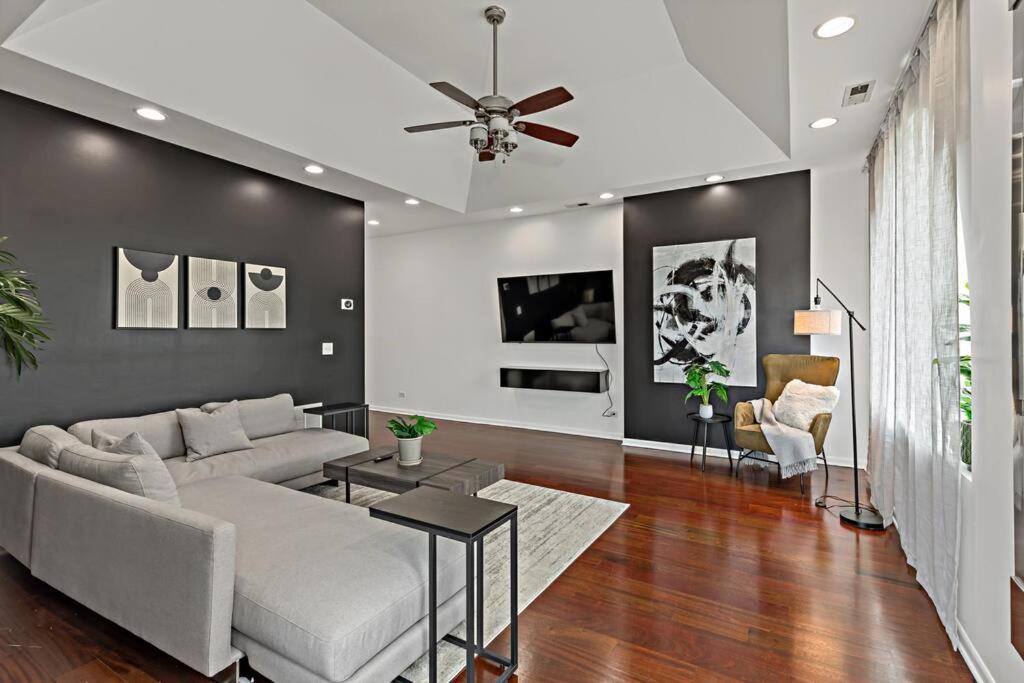 The Penthouse, Lux Stay Near Downtown, Uofc & Lake Chicago Kültér fotó